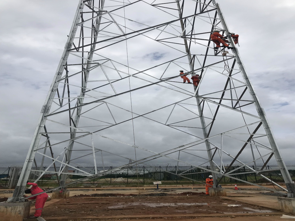 erecting telecom tower